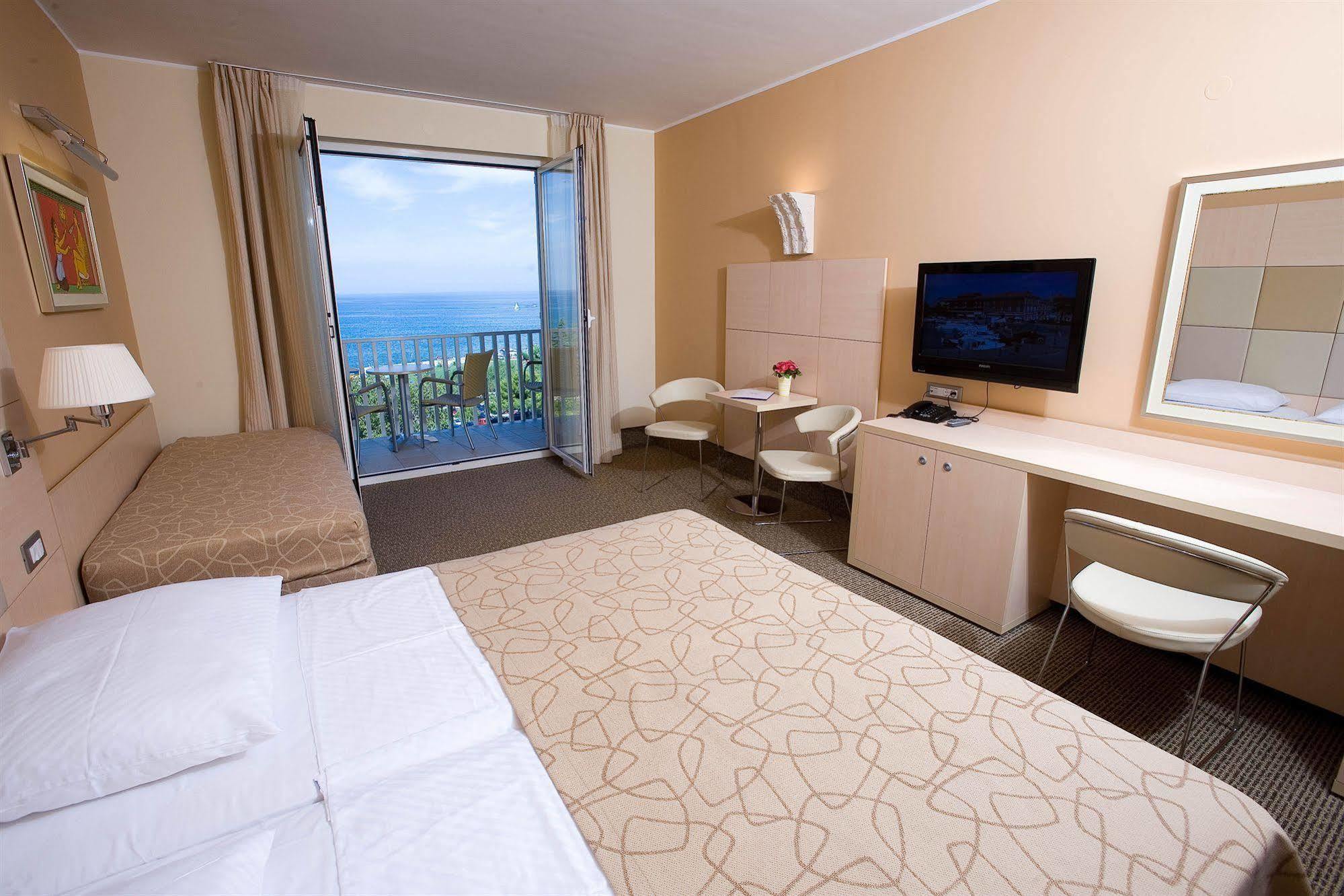 Dependences - San Simon Resort Izola Ngoại thất bức ảnh